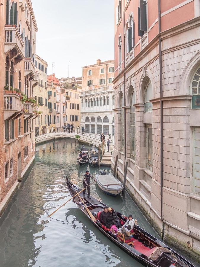 Апартаменты San Marco Square With Canal View By Wonderful Italy Венеция Экстерьер фото